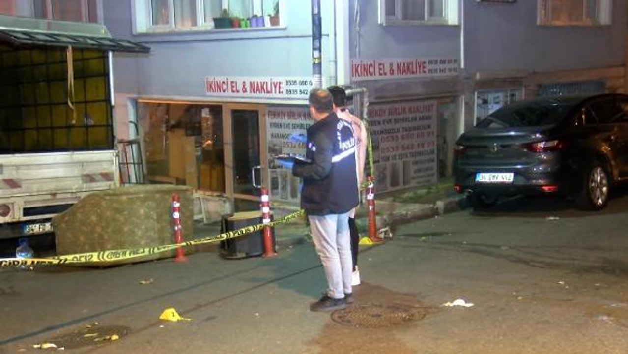 ŞİŞLİ'DE BOŞANMA AŞAMASINDAKİ EŞİNE SOKAKTA KURŞUN YAĞDIRDI