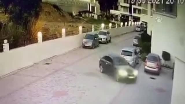 Son Dakika | Alanya'da bir kadının iki kadın tarafından darbedilme anı güvenlik kamerasına yansıdı