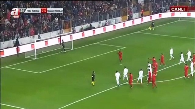 Şehitlere Saygı Maçı'nda tüyleri diken diken eden görüntü!