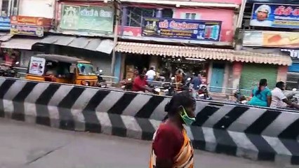 இருக்கப்பட்டோர் துணி, நகைக்கடைகளில் .. இல்லாதபட்டோர் நகை அடகுக் கடைகளில்.. நேற்று நடந்தது இதுதான்!