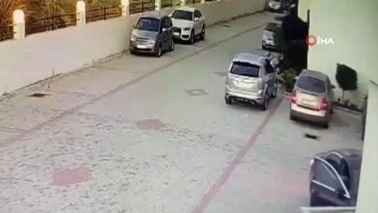 Son Dakika | Komşu kadınlardan kadın öğretmene site bahçesinde darp...O anlar kamerada