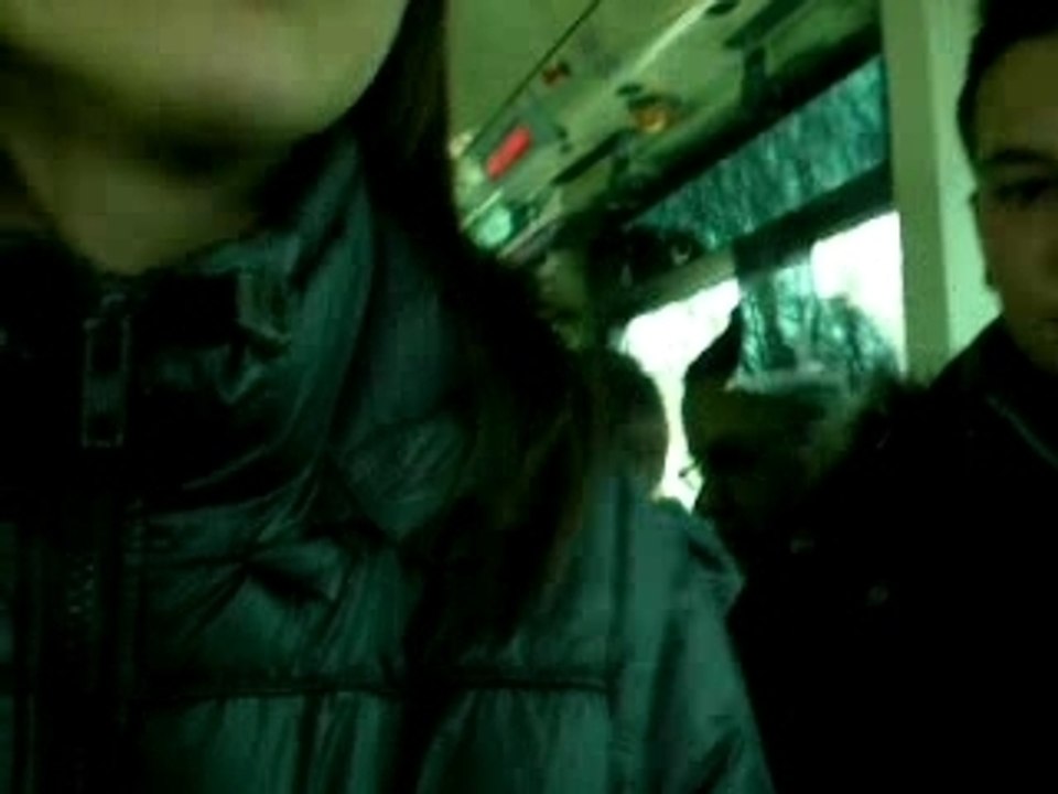 Dans le bus avc Eux.