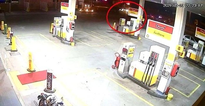 Son dakika haberleri: Polis denetim noktasında alkollü sürücü dehşeti kamerada