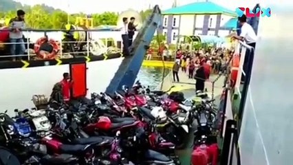Ikut Kapal Berlayar, Emak-Emak Histeris Minta Diturunkan