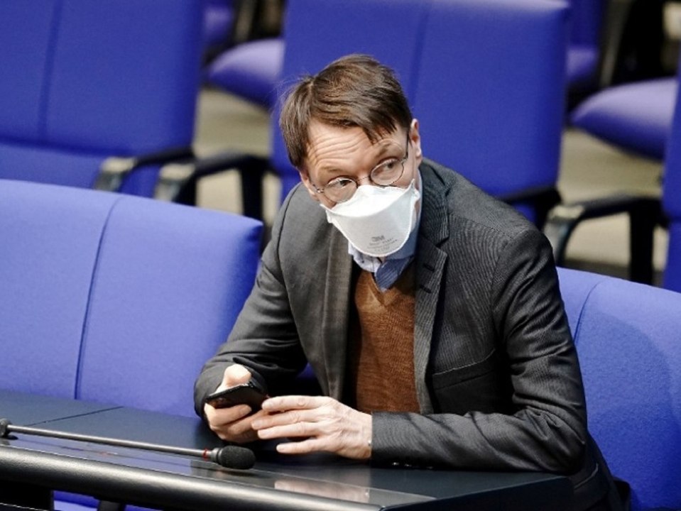 Verspätete Meldung von Einkünften: Lauterbach gibt "Riesenfehler" zu