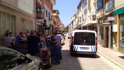 İzmir'de hareketli dakikalar: Eski eşi ve iki kişiyi silahla vurdu