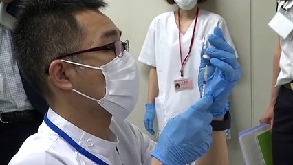 Japón abre dos vacunódromos para acelerar campaña de vacunación
