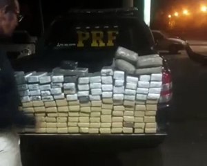 Download Video: PRF apreende 128 kg de maconha e recupera veículo roubado em Umuarama