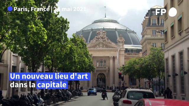 Paris: les visiteurs en manque de culture se pressent à la Bourse de Commerce
