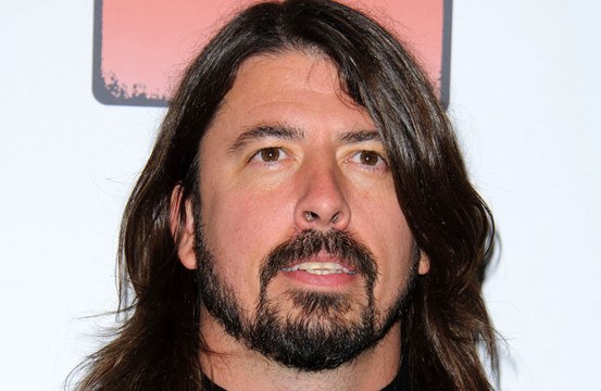 Dave Grohl : ce jour où il a fini complètement défoncé avec Miley Cyrus et Joan Jett