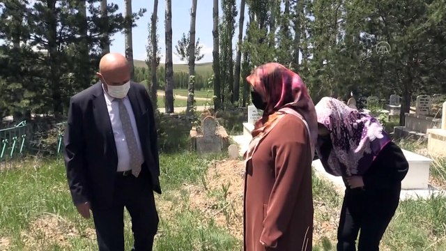 BAYBURT - AA muhabiri Abdulkadir Nişancı, vefatının ikinci yılında kabri başında anıldı