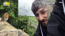 Este Hombre Tiene Videos Comprobando su Estrecha Relación con un Pájaro