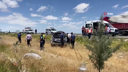 Kamyonet şarampole devrildi: 1 ölü, 2 yaralı