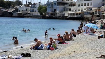 MUĞLA - Turizm merkezlerinin sahillerinde hareketlilik yaşanıyor