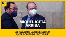 El ministre Miquel Iceta arriba al Palau de la Generalitat entre crits de “botifler”