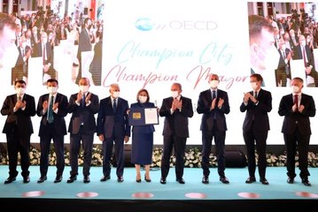 Fatma Şahin OECD Şampiyon Başkanlar arasına Türkiye'den katılan ilk belediye başkanı oldu