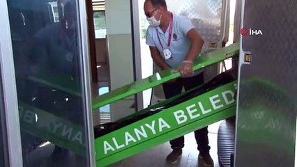 Eşinin boğup, kepçe ile gömdüğü kadının cenazesi otopsi için morga getirildi