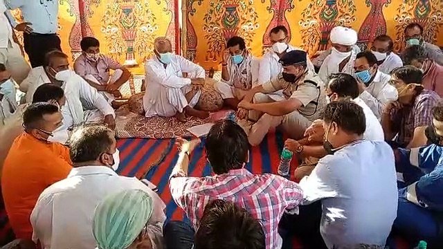 मांगों पर सहमति वार्ता के बाद विधायक हेमाराम चौधरी का धरना समाप्त