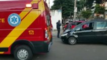 Veículos se envolvem em colisão de trânsito no Bairro Parque São Paulo