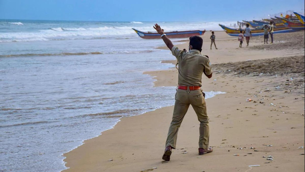 YAAS: 2 teams of Indian Navy reached Digha in Bengal