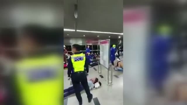 Más de 200 heridos en el choque de dos trenes del metro en Malasia