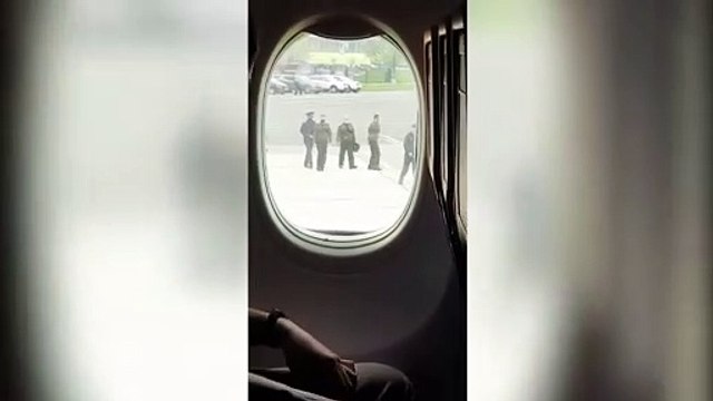 Passenger captures moment Belarusian security services approach Ryanair plane to capture dissident Roman Protasevich