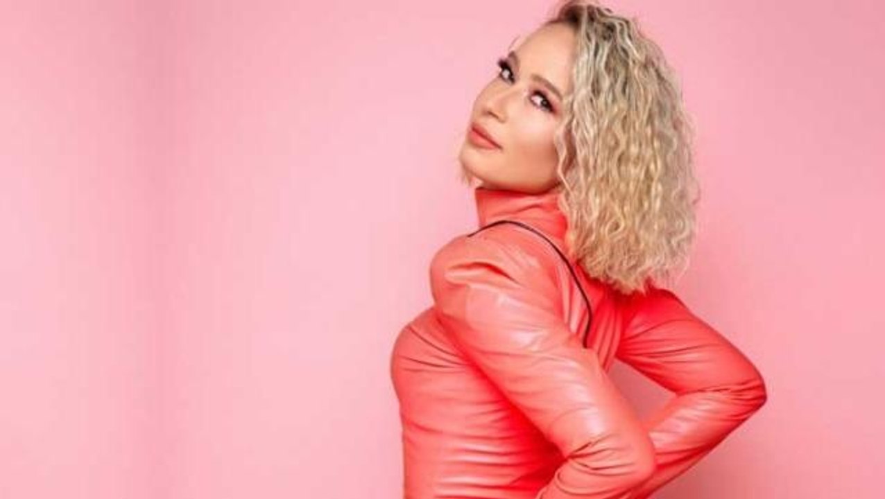 Şarkıcı Gülçin Ergül, 6 yıllık arkadaşıyla aşk yaşamaya başladı