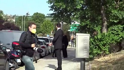 Norma Duval llega abatida al cementerio para despedirse de su madre