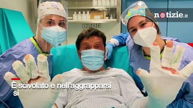 Gianni Morandi suona la chitarra dopo l'incidente alle mani: il siparietto sulle note di Battisti