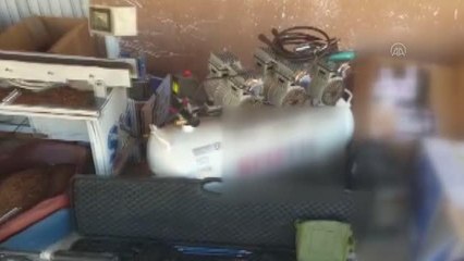 Kaçak sigara imal eden 5 şüpheli suçüstü yakalandı