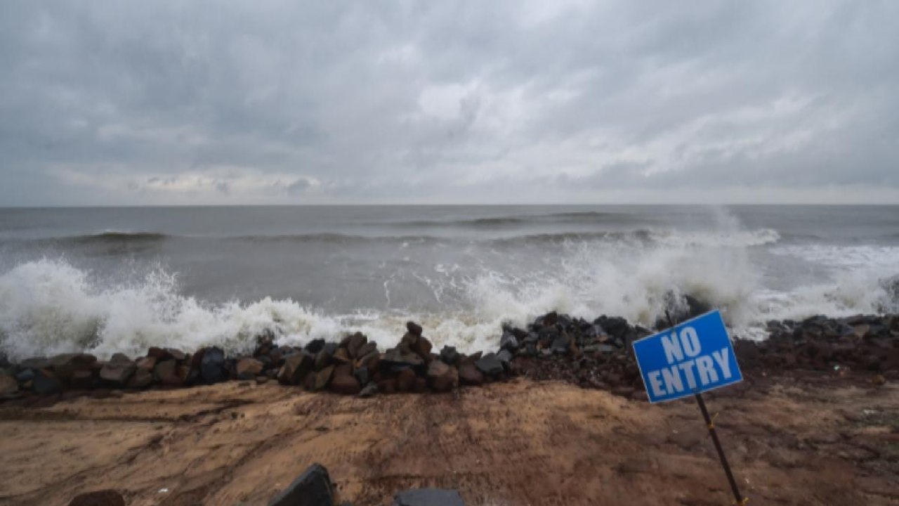 Cyclone YAAS in Bengal and Odisha: Watch ground report