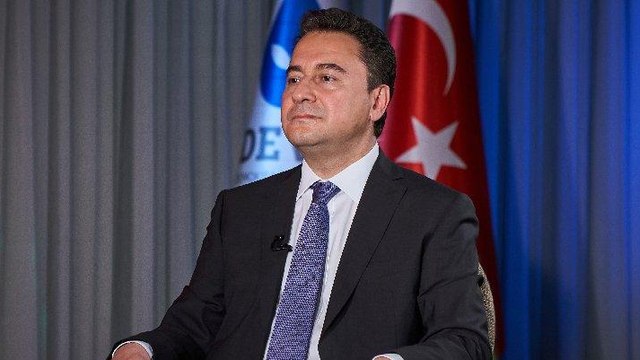 Ali Babacan’dan savcılara çağrı: Göreviniz için sinyal beklemeyin