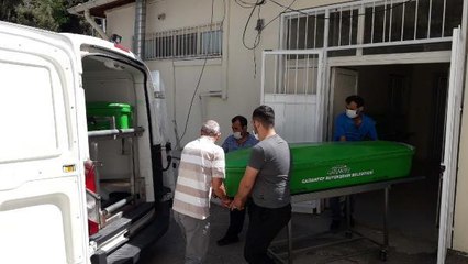 OTOMOBİLİN ÇARPTIĞI YAYA ÖLDÜ