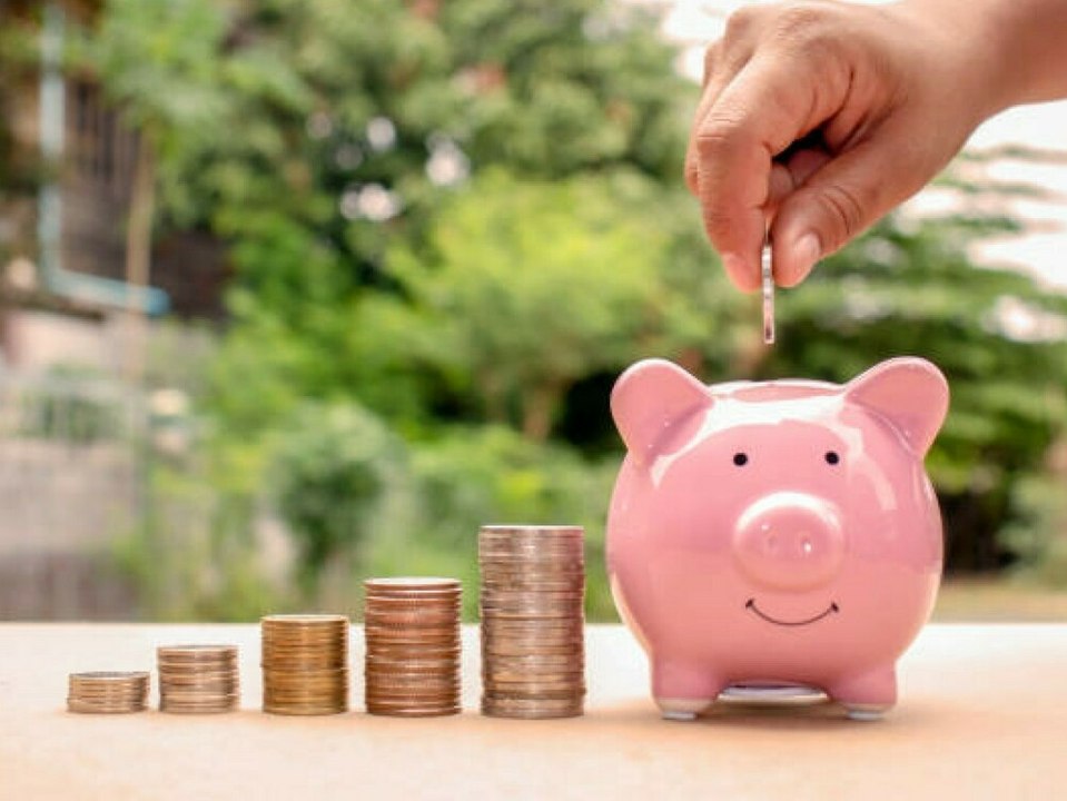 Folge der Pandemie: Deutsche brechen Spar-Rekord