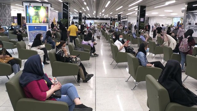 TAHRAN - İran'da Kovid-19'a karşı aşılama çalışmaları devam ediyor