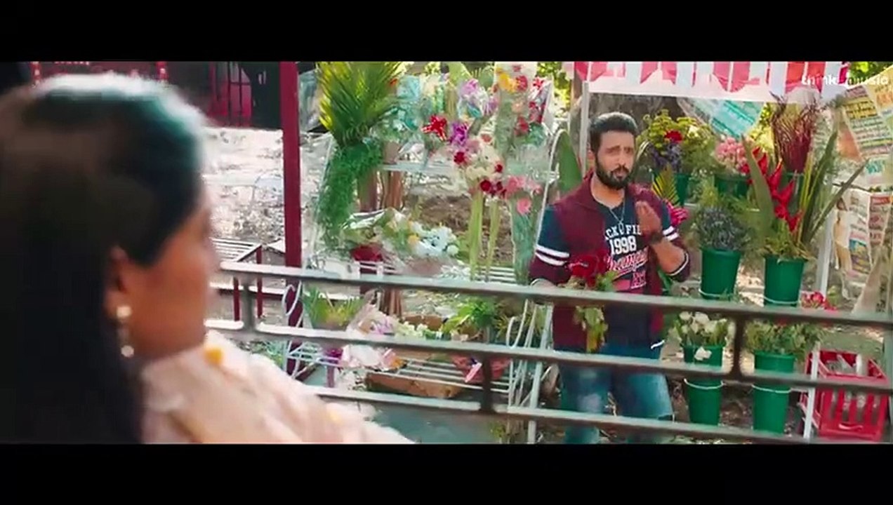 Bacha_Bachikey_Video_Song_|_Parris_Jeyaraj_|_Santhanam_|_Santhosh_Narayanan_|_Johnson_K(480p)