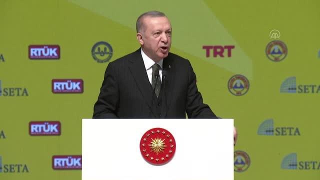 Cumhurbaşkanı Erdoğan: İslam dünyası kendi arasında vahdeti tesis ettiğinde İslam düşmanlığına karşı verilecek mücadelenin kısa sürede neticeye...