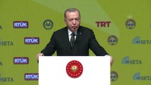 ANKARA - Cumhurbaşkanı Erdoğan: 'Günümüzdeki İslam düşmanlığı dalgası çok daha sinsi ve örtülü yöntemlerle yürütülmektedir'