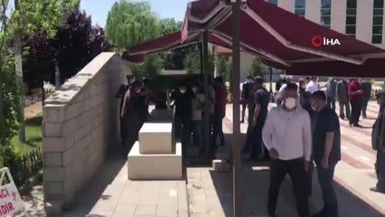 Antalya'da denizde ölü bulunan kadın Ankara'da toprağa verildi