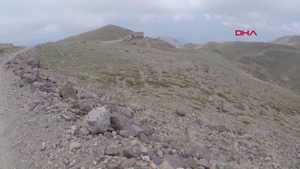 MAYIS AYINDA ERCİYES'İN 3400 RAKIMINDA KAYAK YAPTILAR