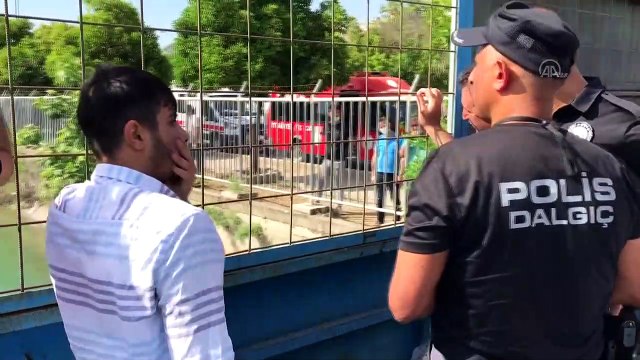 ADANA - Yüzmek için sulama kanalına giren genç kayboldu