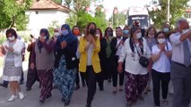 AFYONKARAHİSAR - CHP Kadın Kolları Genel Başkanı Nazlıaka, Afyonkarahisar'ın Güney beldesindeki seçim çalışmalarına katıldı