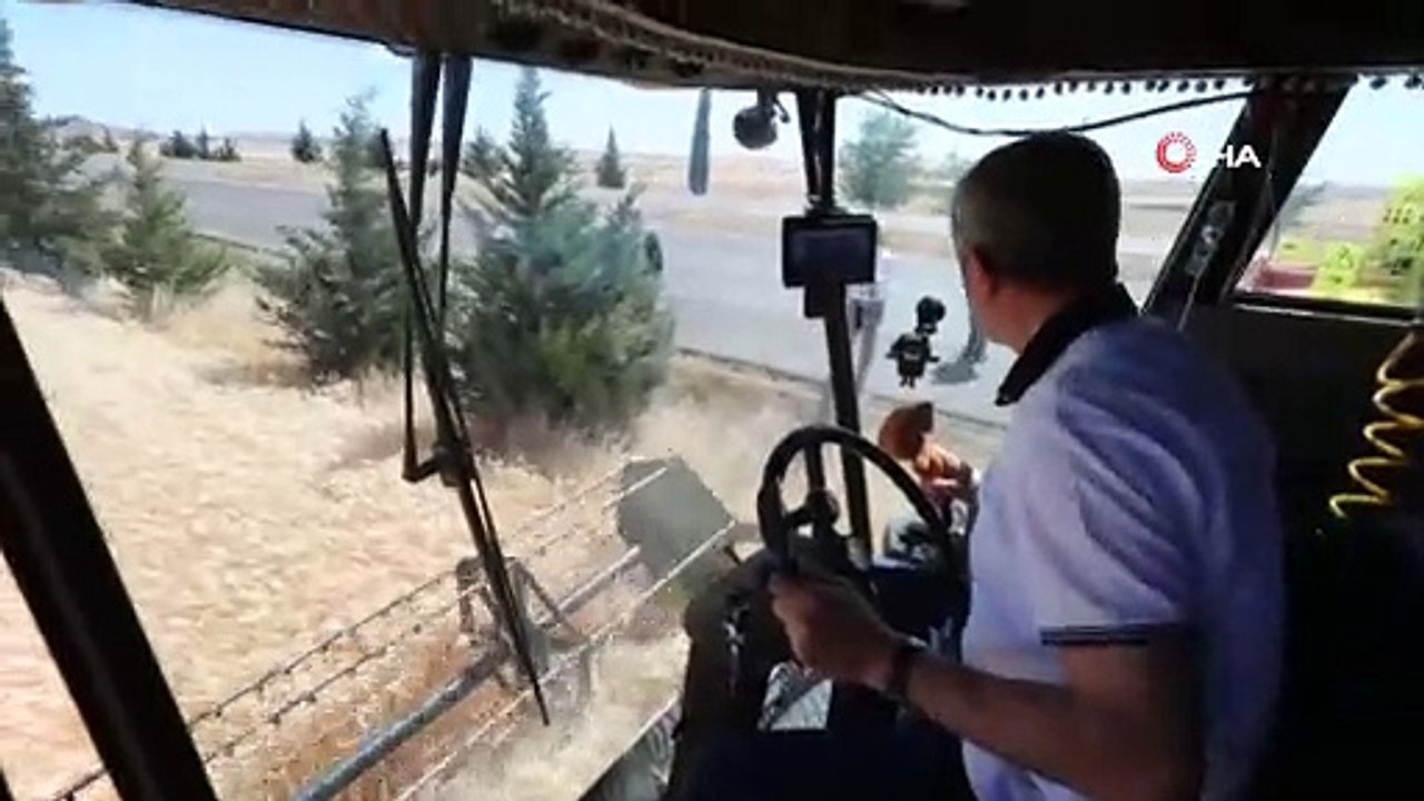 Başkan Tahmazoğlu çiftçilerin hasat sevincine ortak oldu