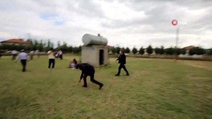 Vali Aydoğdu ve protokol çocuklarla futbol maçı yaptı