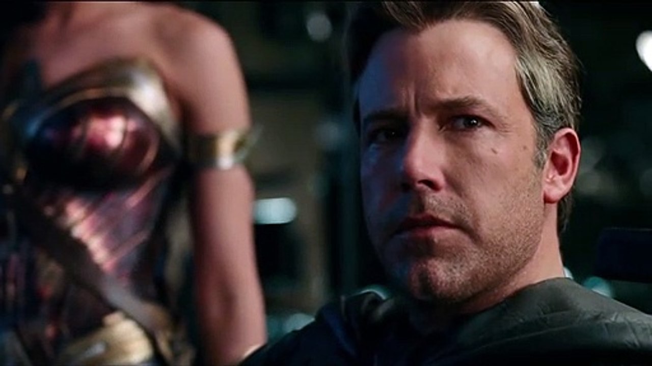 JUSTICE LEAGUE - Official Heroes Trailer