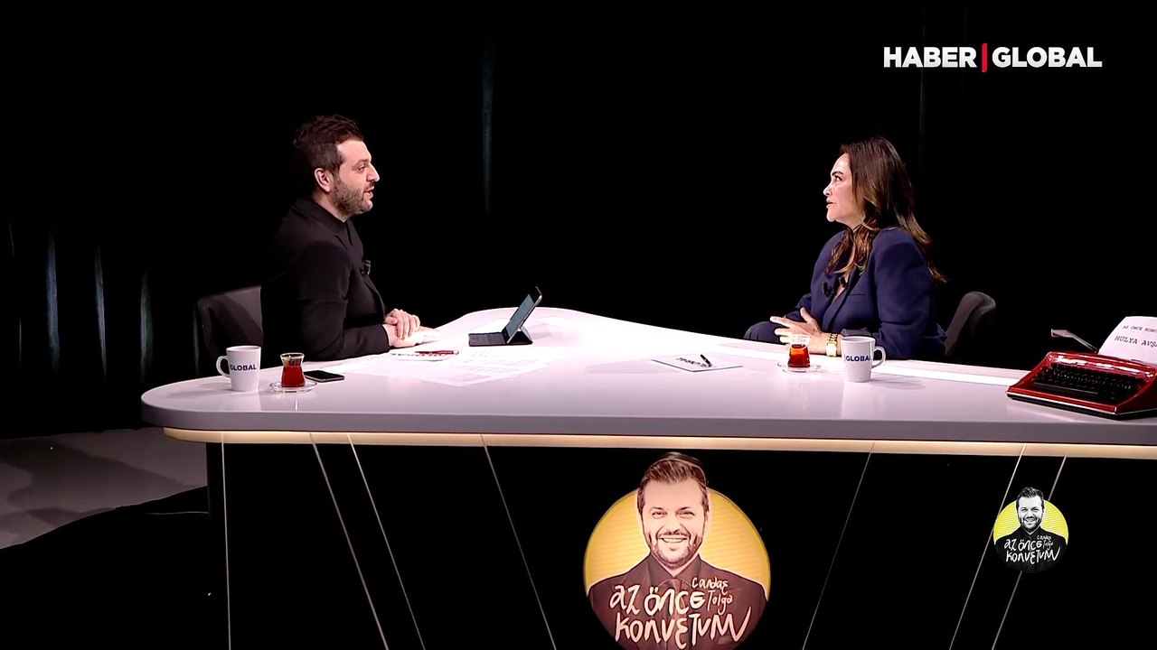 Candaş Tolga Işık'ın sunduğu Az Önce Konuştum programının konuğu Hülya Avşar
