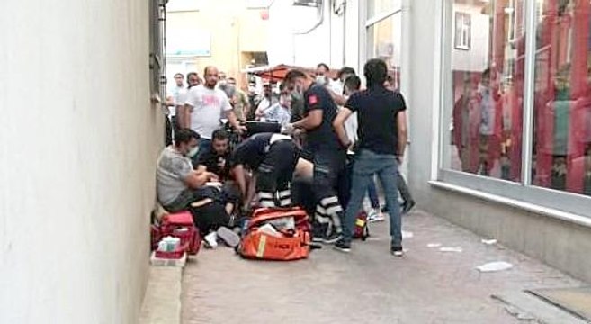 Sokak ortasındaki tartışmada bıçaklandı, hastanede kurtarılamadı