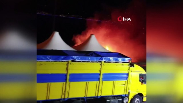 TEM’de seyir halindeki tırın dorsesi alev alev yandı