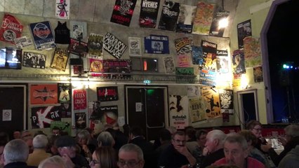 Ambiance guinguette Chez Narcisse au Val-d'Ajol pour la foire aux andouilles