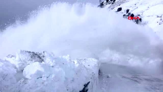 Artvin şavşat-ardahan yolunda çığ düştü - 4